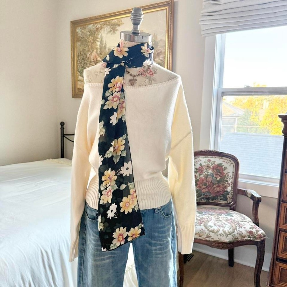Vintage black floral‎ scarf